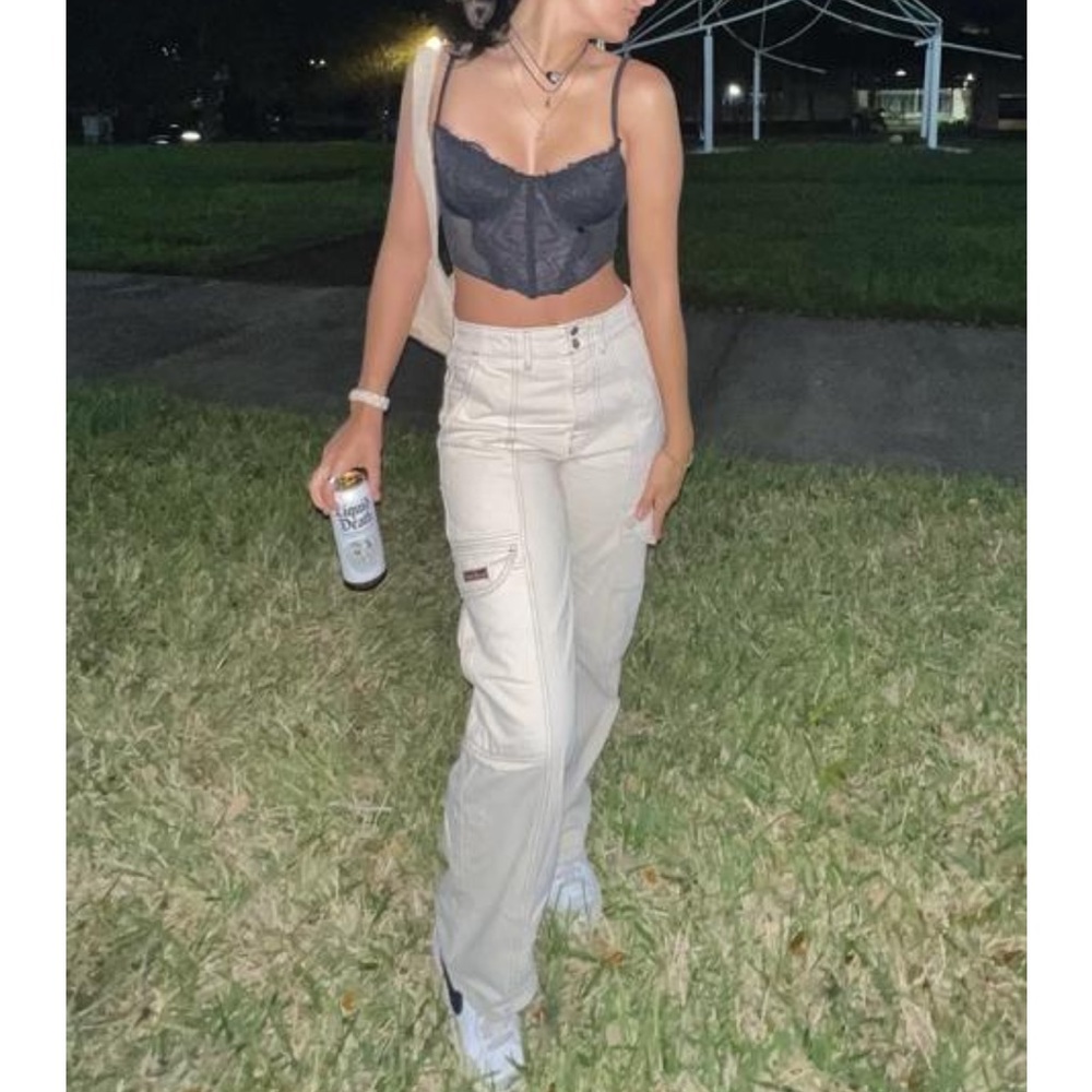 Urban Outfitters BDG Blaine High Waisted Skate
Jean - Ivory
